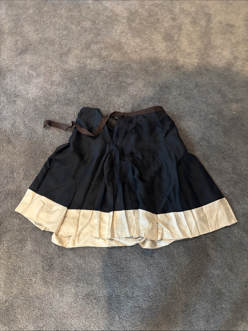 GAP Black Skirt with Cream Contrast Hem